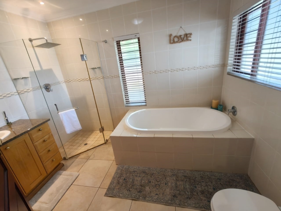 5 Bedroom Property for Sale in Cashan North West